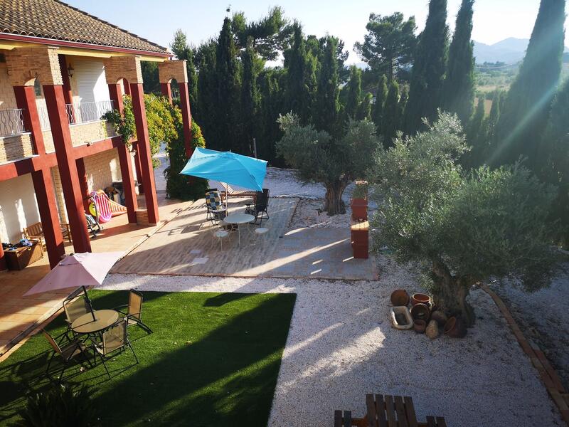 6 bedroom Country House for sale