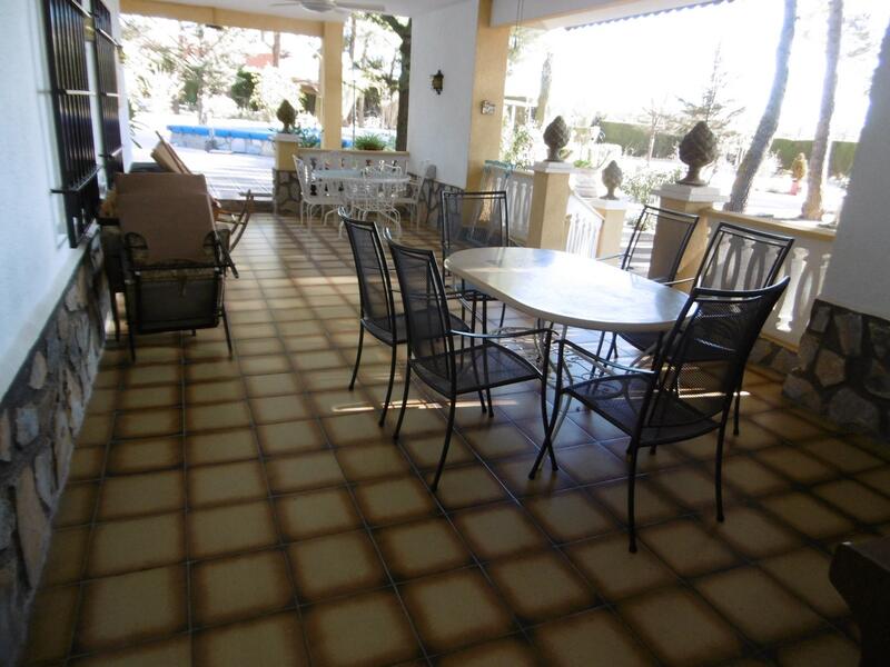 5 bedroom Country House for sale
