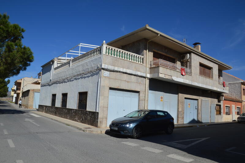 Byhus til salg i Pinoso, Alicante