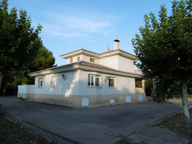 4 bedroom Villa for sale
