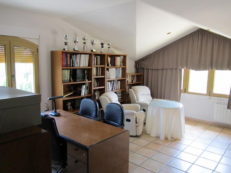 6 Cuarto Villa en venta