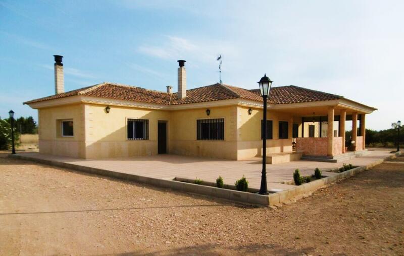 Villa for sale in Yecla, Murcia