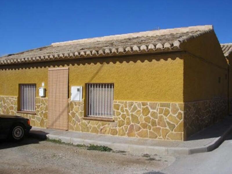 Деревенский Дом продается в Pinoso, Alicante