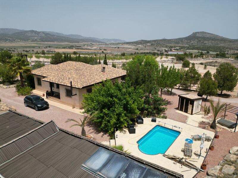 9 Cuarto Villa en venta
