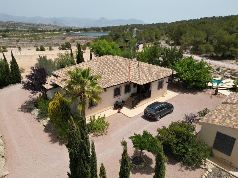 9 Cuarto Villa en venta