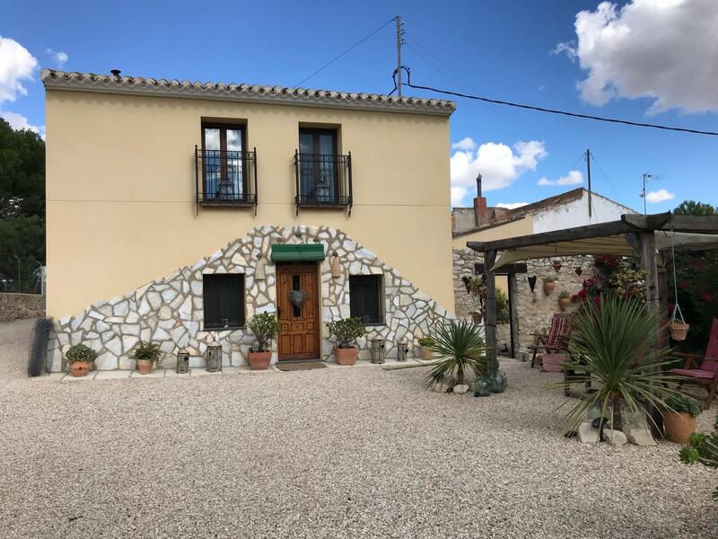 Landsted til salg i Monóvar, Alicante