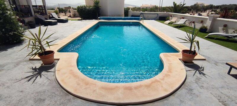4 Cuarto Villa en venta