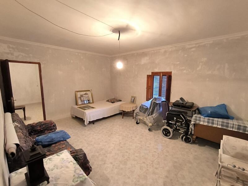 7 soveværelse Byhus til salg