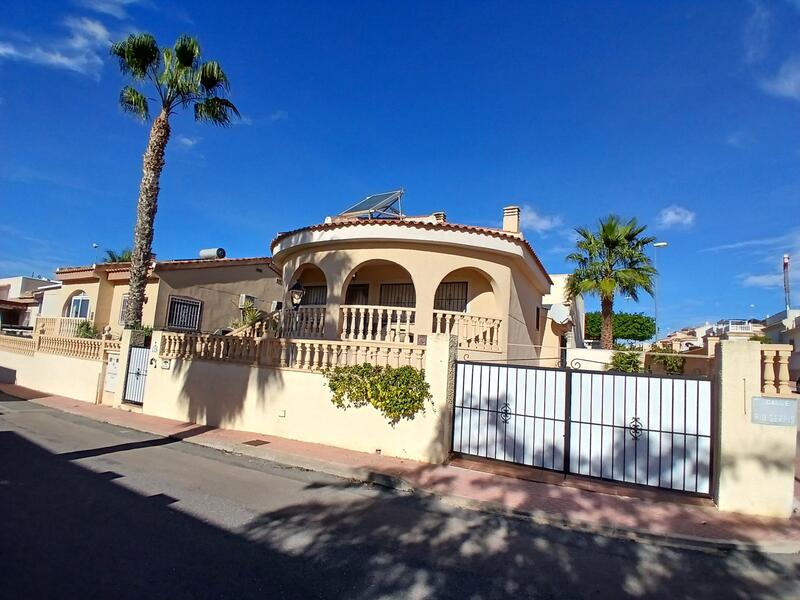Villa for sale in Ciudad Quesada, Alicante
