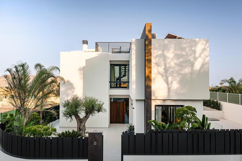 5 bedroom Villa for sale
