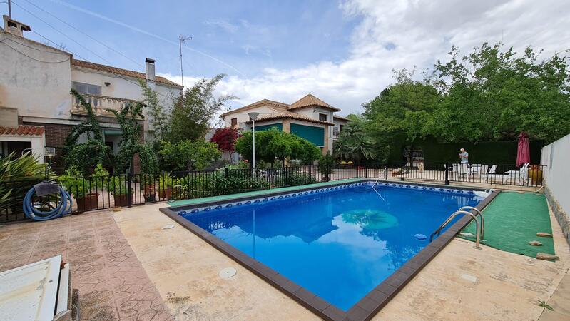 8 Cuarto Villa en venta
