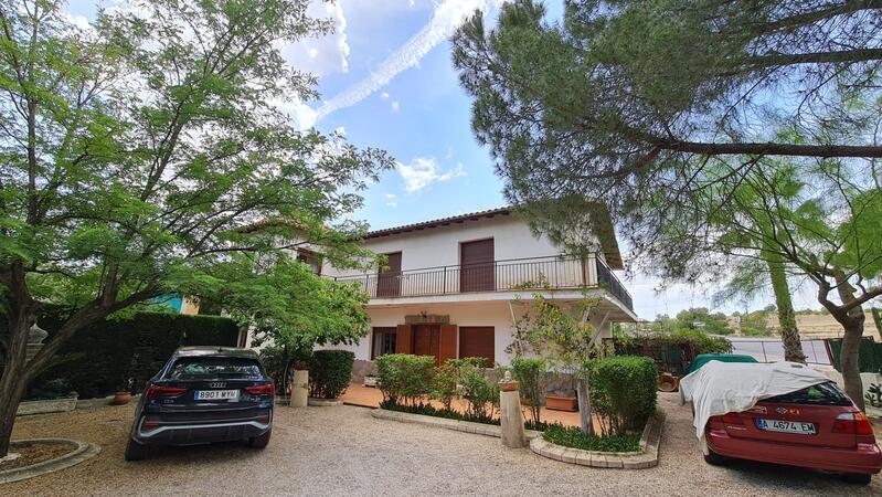 8 Cuarto Villa en venta