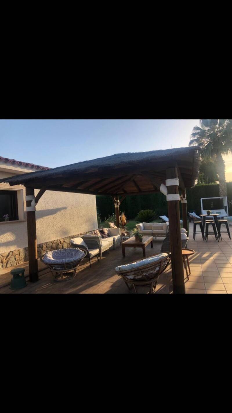 4 Cuarto Villa en venta