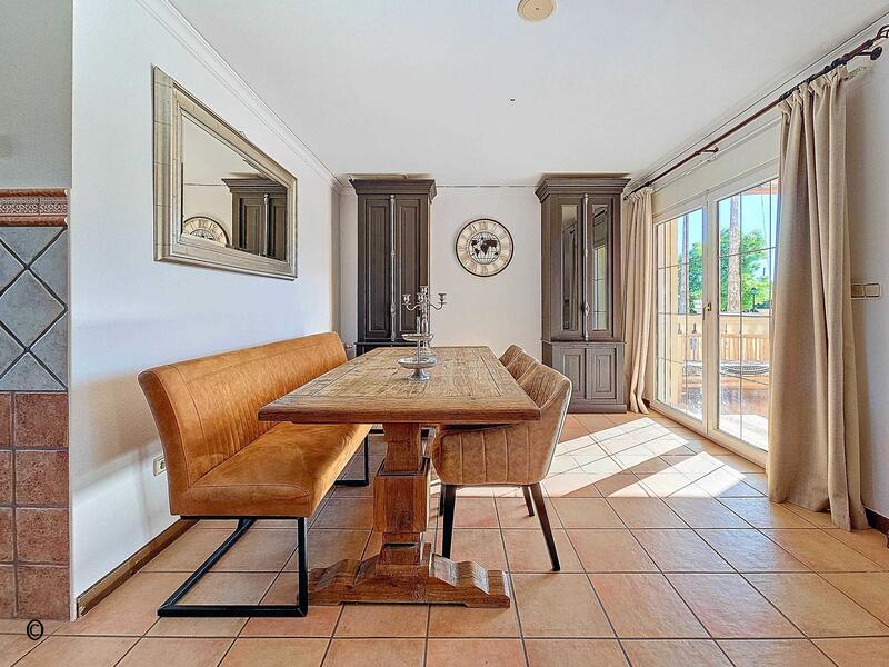6 bedroom Villa for sale