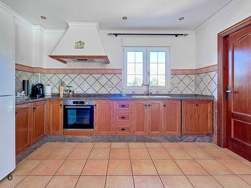 6 bedroom Villa for sale