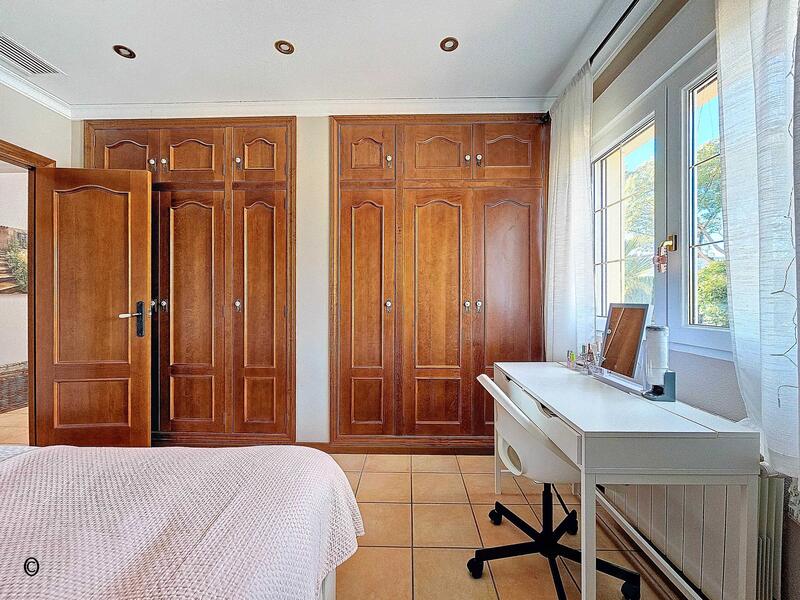 6 bedroom Villa for sale