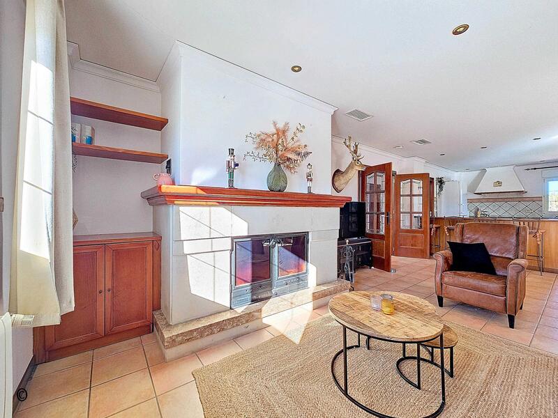 6 bedroom Villa for sale