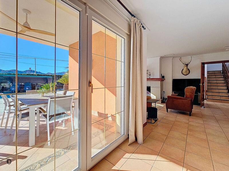 6 bedroom Villa for sale