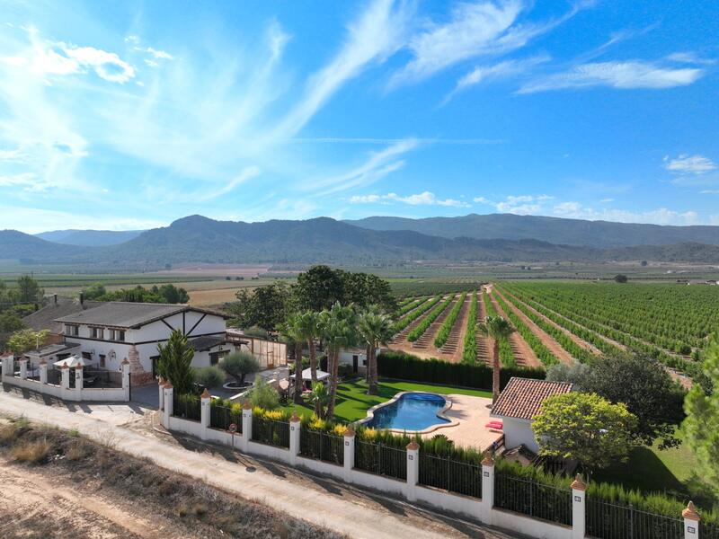 Villa til salgs i Yecla, Murcia