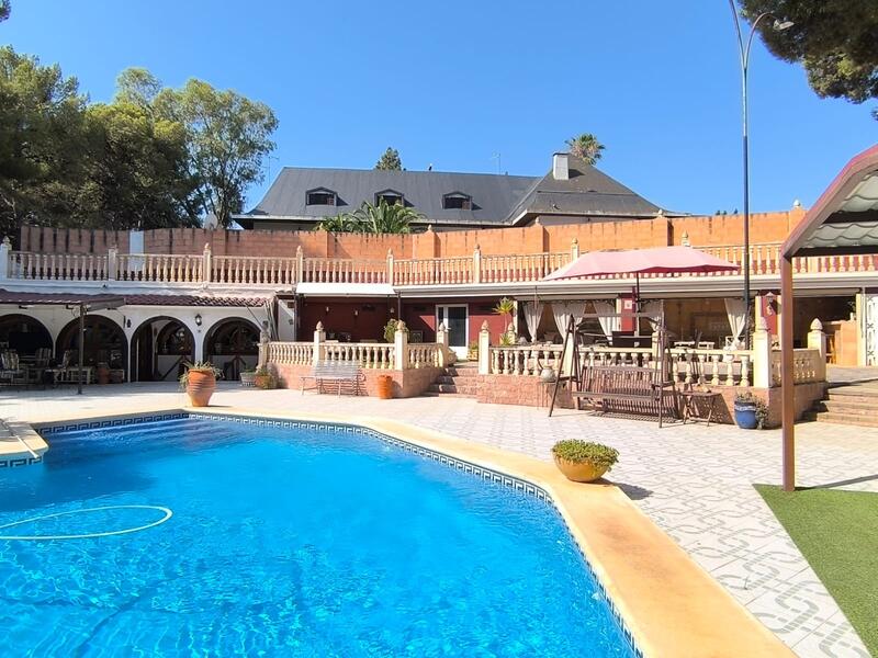 10 chambre Villa à vendre