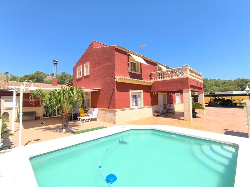 Villa en venta en Yecla, Murcia