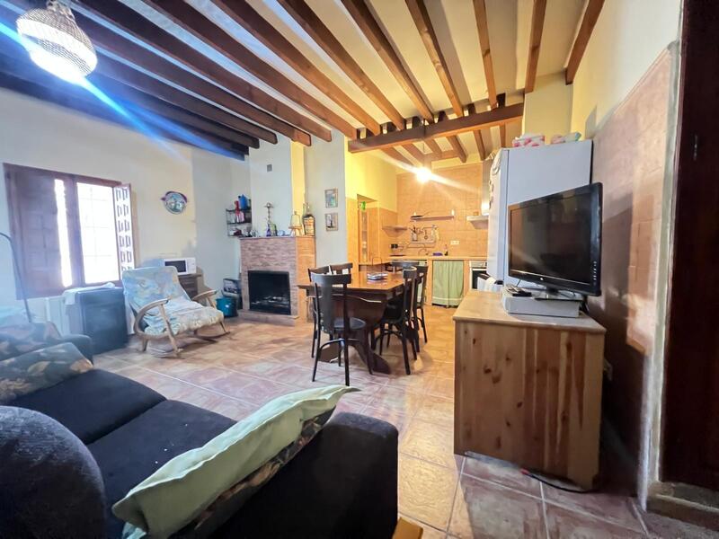 Townhouse for sale in Pinoso, Alicante