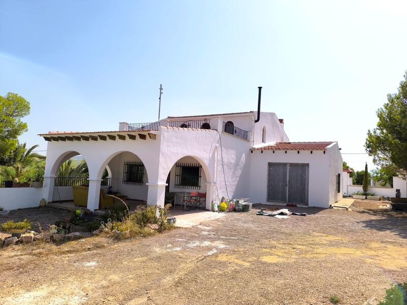 Villa for sale in Novelda, Alicante