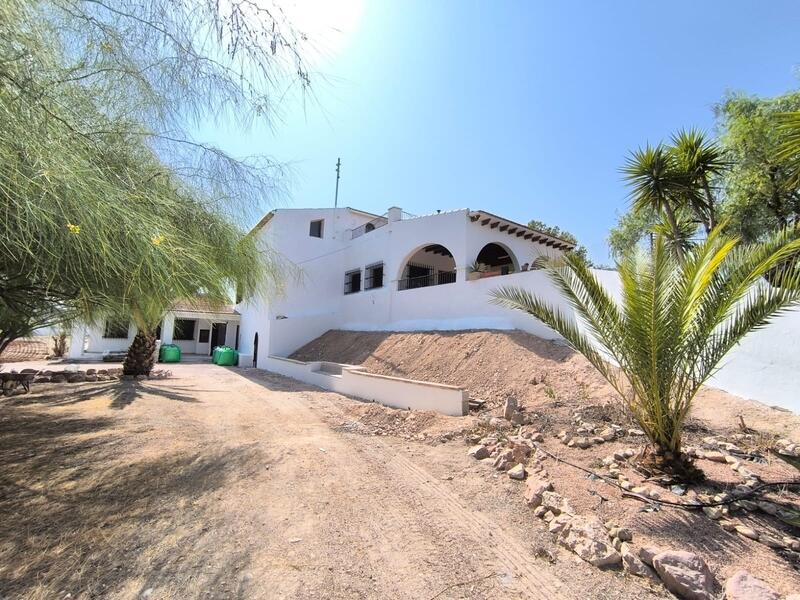 8 slaapkamer Villa Te koop