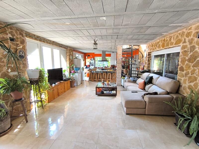 4 bedroom Country House for sale