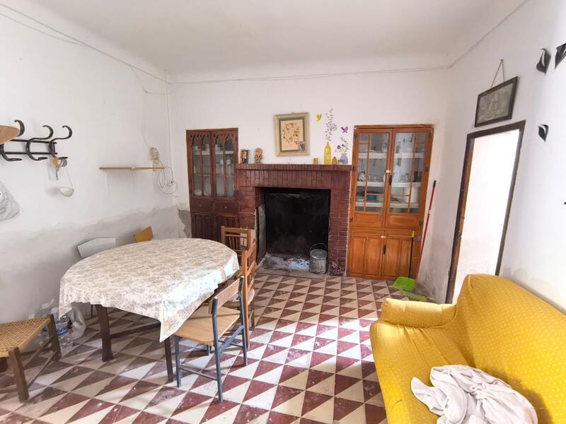 6 bedroom Country House for sale