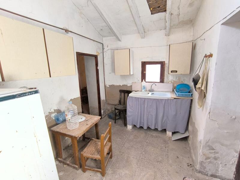 6 bedroom Country House for sale