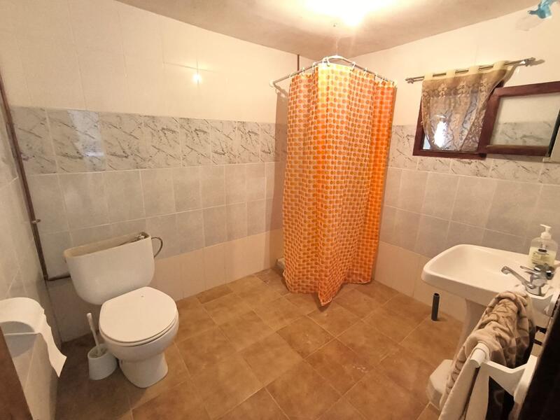 6 bedroom Country House for sale