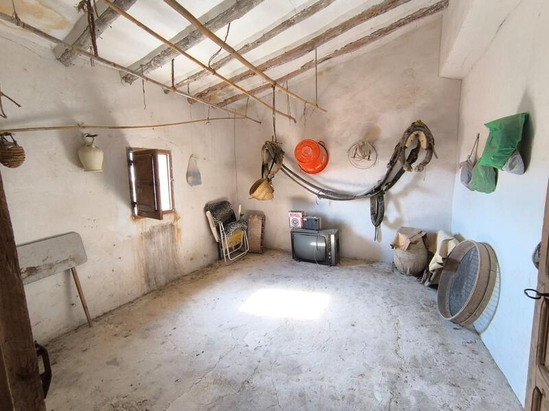 6 bedroom Country House for sale