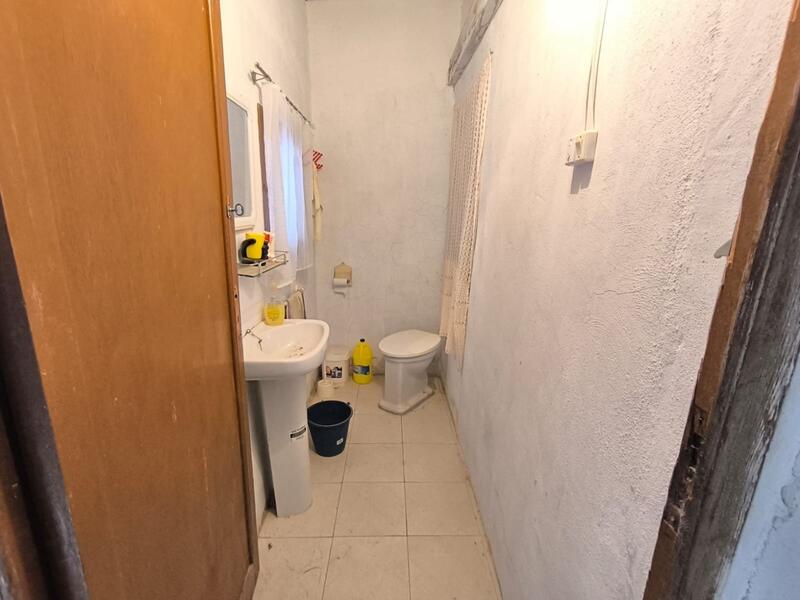 6 bedroom Country House for sale