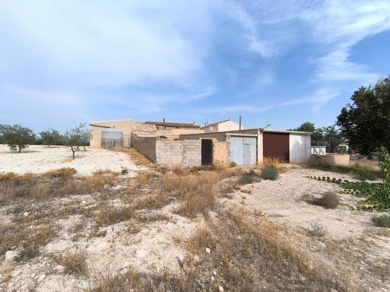 6 bedroom Country House for sale