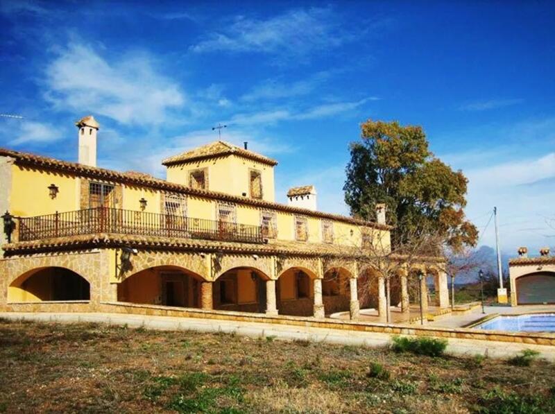 7 bedroom Country House for sale