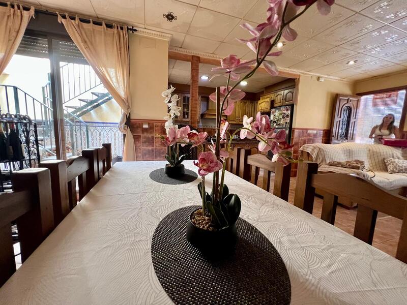 3 bedroom Townhouse for sale