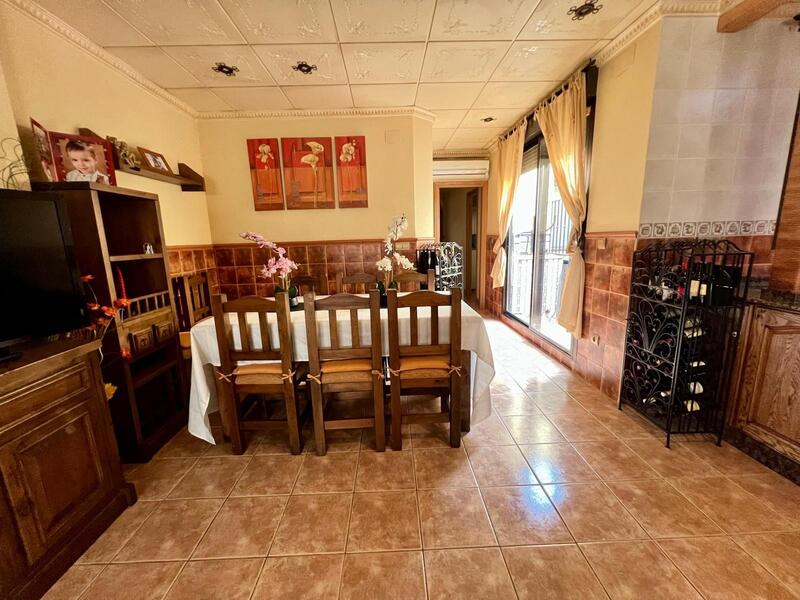 3 bedroom Townhouse for sale
