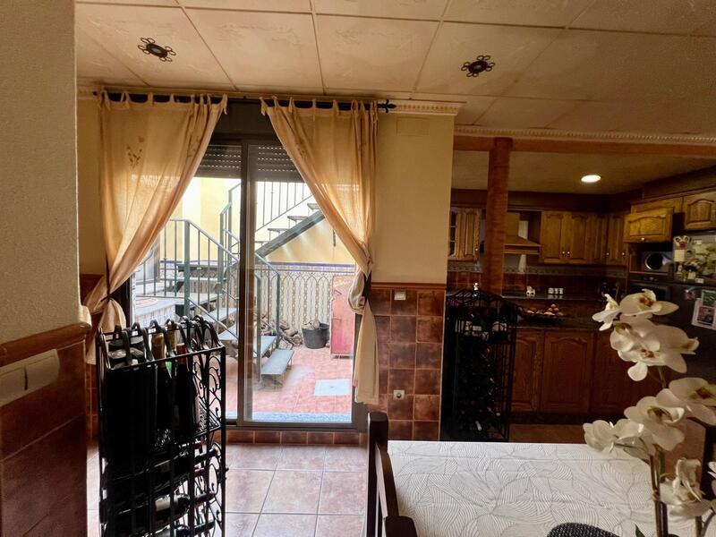 3 bedroom Townhouse for sale