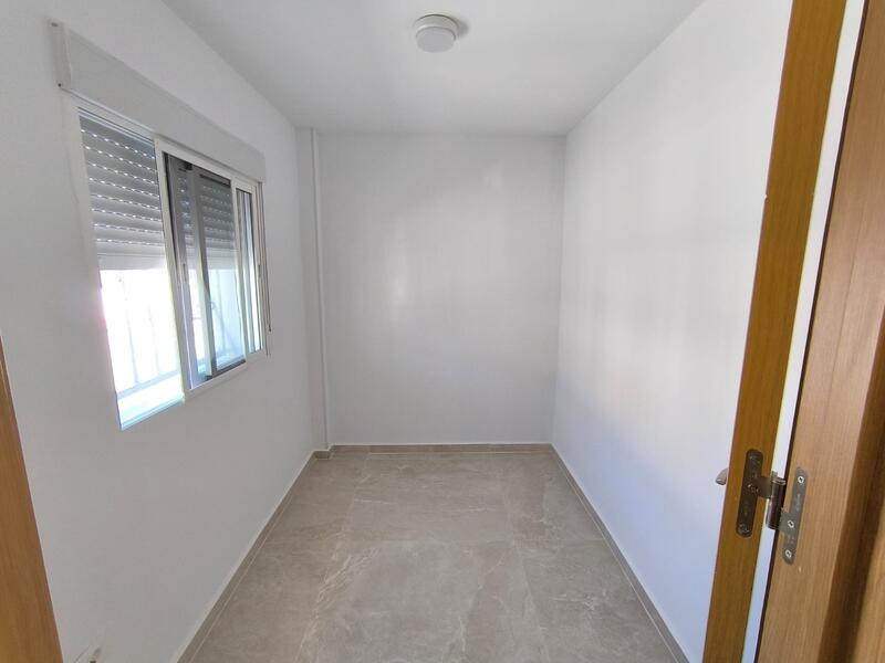 3 slaapkamer Gezinswoning Te koop
