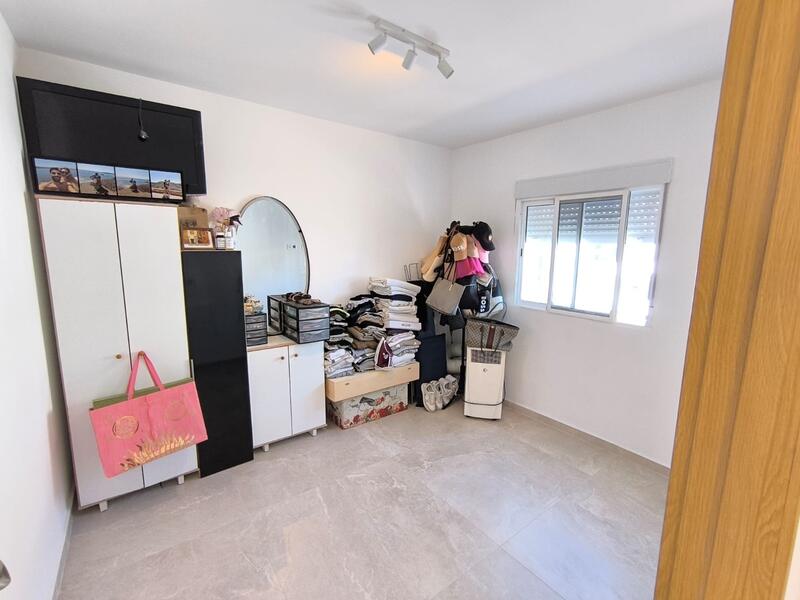 3 slaapkamer Gezinswoning Te koop