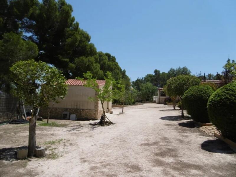 5 bedroom Villa for sale