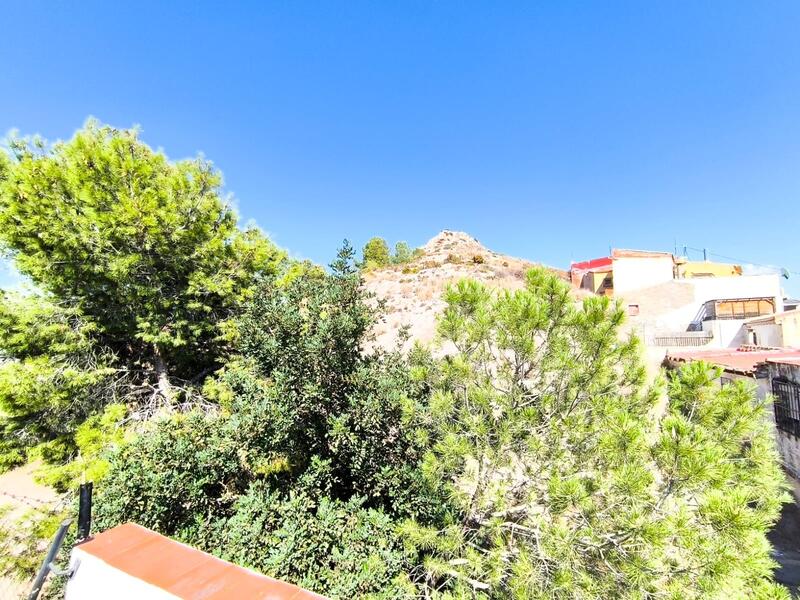 5 bedroom Townhouse for sale