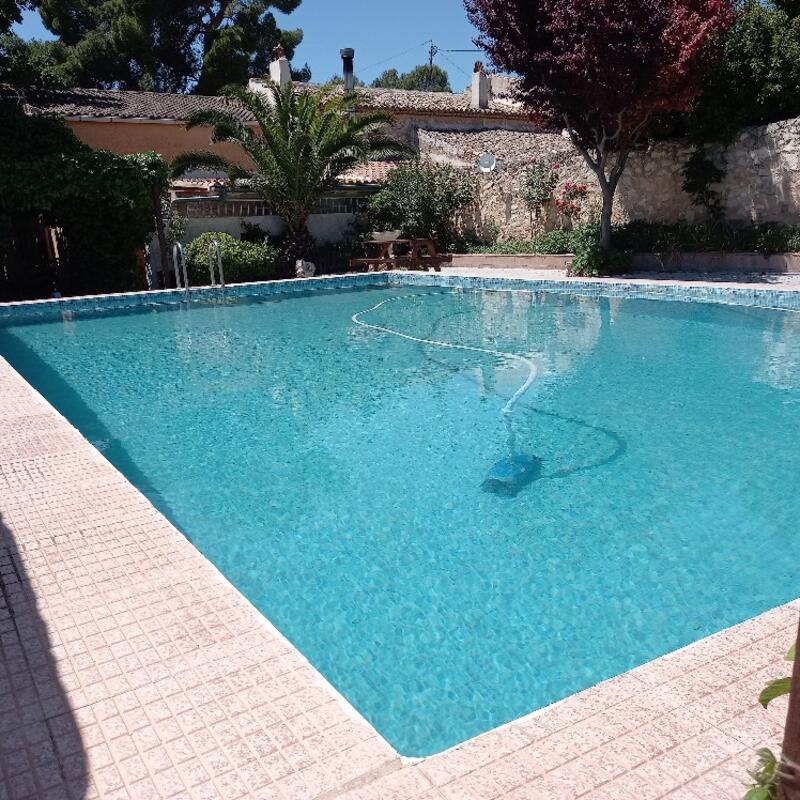 6 bedroom Villa for sale