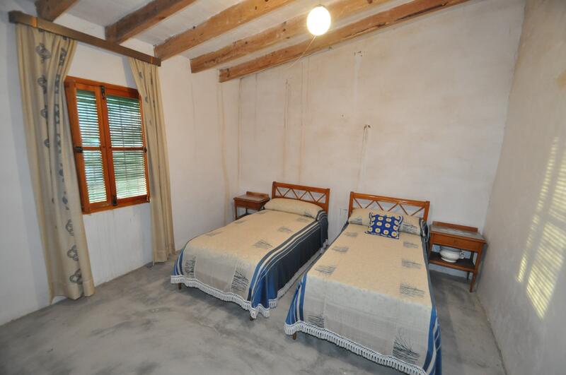 6 bedroom Townhouse for sale