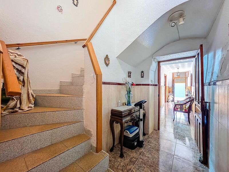 3 slaapkamer Gezinswoning Te koop