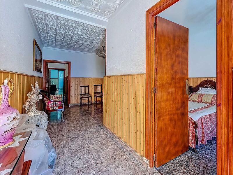 3 slaapkamer Gezinswoning Te koop