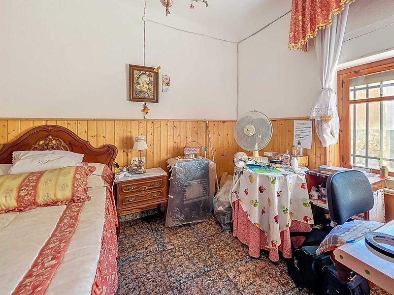 3 slaapkamer Gezinswoning Te koop
