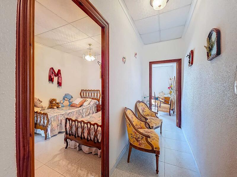 3 slaapkamer Gezinswoning Te koop