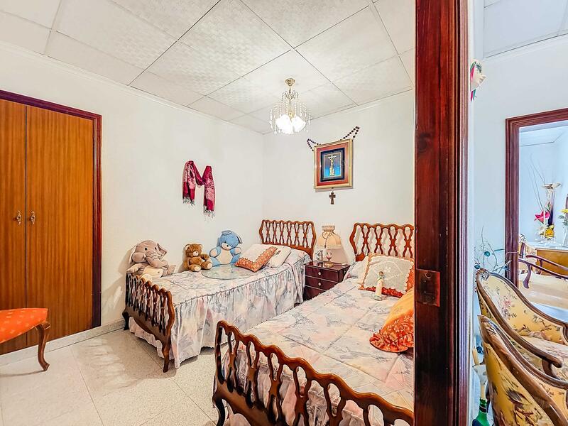 3 slaapkamer Gezinswoning Te koop